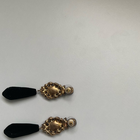 Gorgeous earrings - Picture 4 of 5